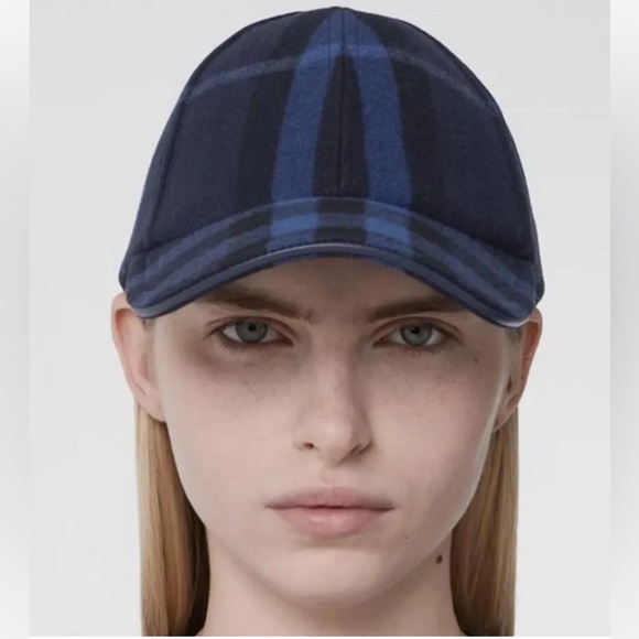 BURBERRY CASHMERE NAVY SIGNATURE CHECKERED PATTERN UNISEX BASEBALL CAP - Picture 13 of 16